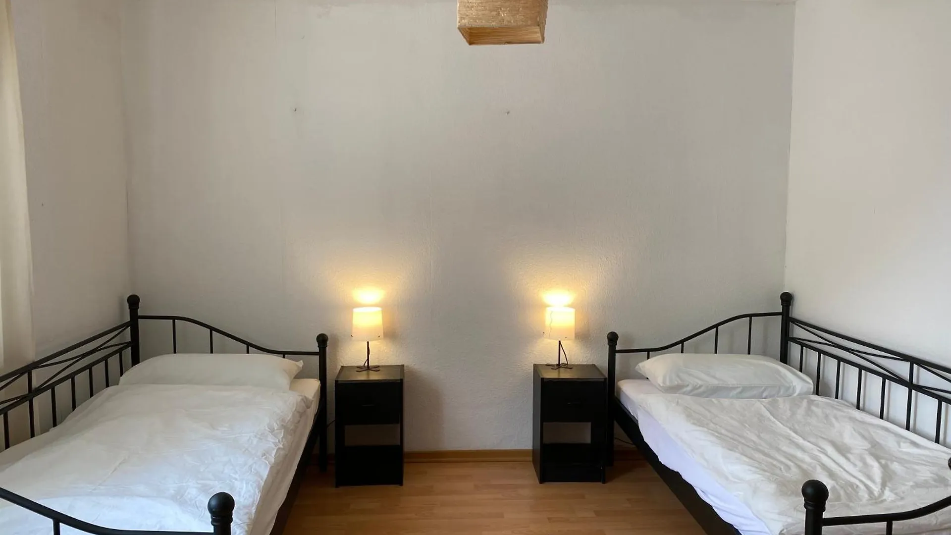 Apartment Ferienwohnung Duesseldorf 1995